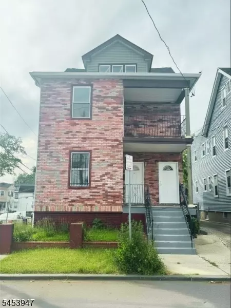 163 Dewey St, Newark, NJ 07112