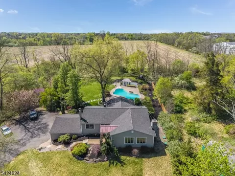 31 River Rd, Flemington, NJ 08822