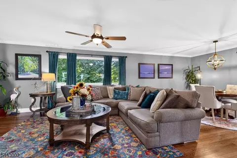 Living - 9 Michael Ct, Dover, NJ 07801 photo 2 of 3