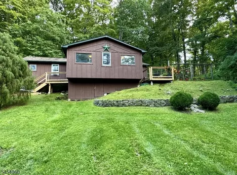 20 E Crisman Rd, Hardwick Twp, NJ 07825