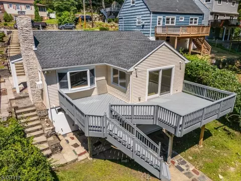235 Skyline Lake Dr, Ringwood, NJ 07456