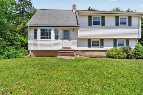 1387 Hamilton St, Somerset, NJ 08873