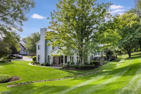 52 Jesse Ct, Montville, NJ 07045