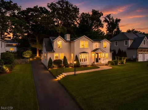 28 Kilmer Dr, Short Hills, NJ 07078
