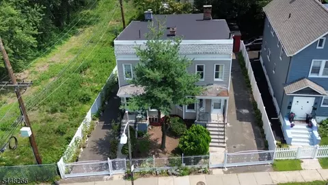 22 Kensington Pl, East Orange, NJ 07017