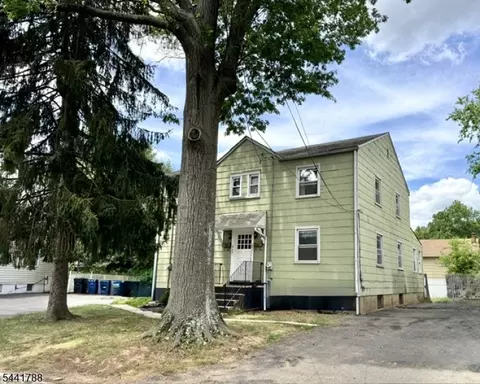 671 Crescent Dr, Bound Brook, NJ 08805