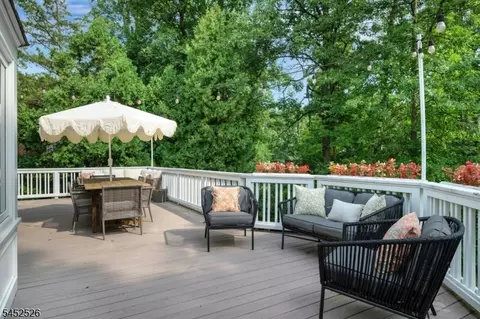 5 Oechsner Ct, Berkeley Heights, NJ 07922 photo 28
