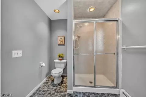 Bath - 163 Oldham Rd, Wayne, NJ 07470 photo 3 of 5