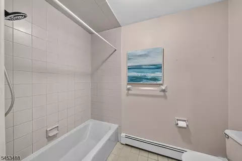 Bath - 163 Oldham Rd, Wayne, NJ 07470 photo 5 of 5