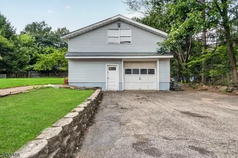 Exterior - 163 Oldham Rd, Wayne, NJ 07470 photo 7 of 9