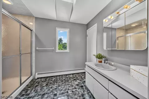 Bath - 163 Oldham Rd, Wayne, NJ 07470 photo 2 of 5