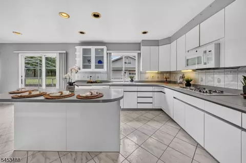 Kitchen - 163 Oldham Rd, Wayne, NJ 07470 photo 2 of 4