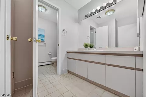 Bath - 163 Oldham Rd, Wayne, NJ 07470 photo 4 of 5