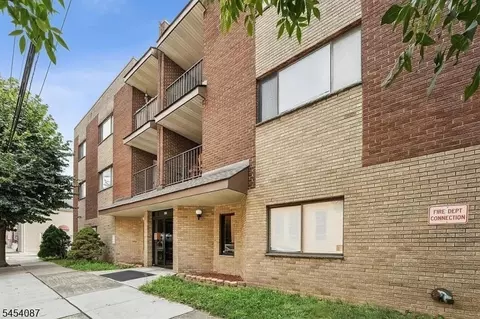 603 55th St #205, West New York, NJ 07093