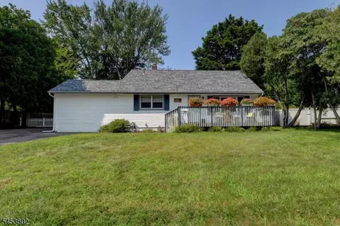 18 Arthur Rd, Lincoln Park, NJ 07035