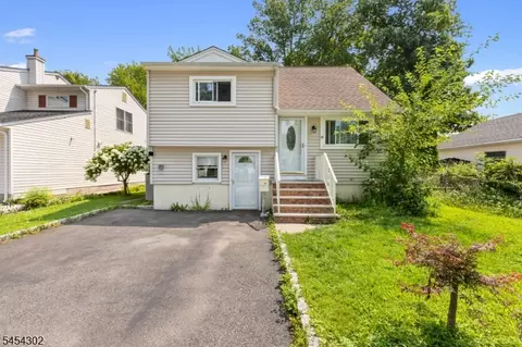 34 Roosevelt Ave, Lake Hiawatha, NJ 07034