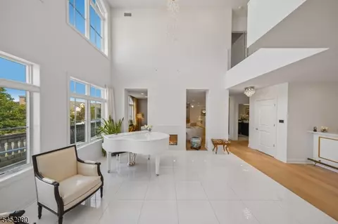 25 Sichel Ct, West Orange, NJ 07052