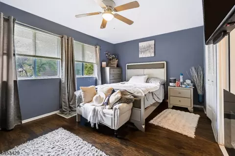 Bedroom - 714 Elm Ave, Lindenwold, NJ 08021 photo 2 of 4