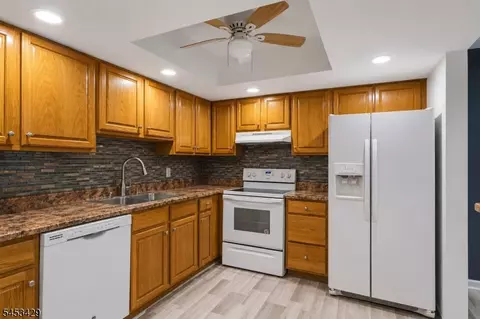 Kitchen - 714 Elm Ave, Lindenwold, NJ 08021 photo 2 of 3