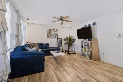 Entry Way - 714 Elm Ave, Lindenwold, NJ 08021 photo 1 of 2