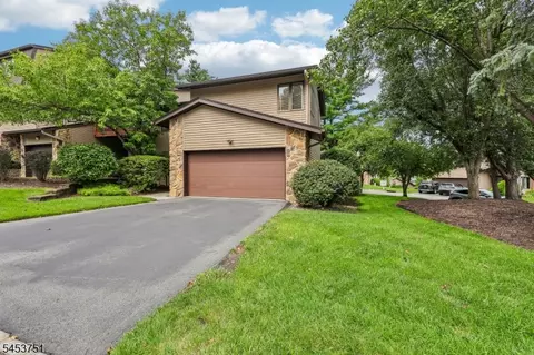58 Woodland Dr, Woodland Park, NJ 07424