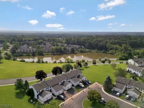 416 Willow Ct, Flemington, NJ 08822