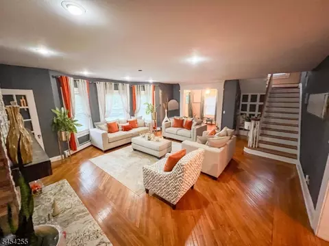 Living - 925 Hillside Ave, Plainfield, NJ 07060 photo 1 of 2