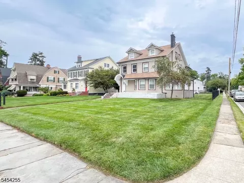 Exterior - 925 Hillside Ave, Plainfield, NJ 07060 photo 2 of 4