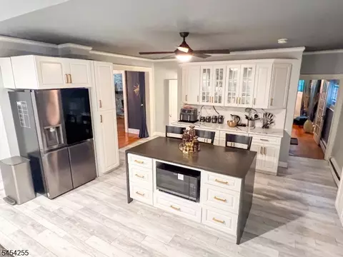 Kitchen - 925 Hillside Ave, Plainfield, NJ 07060 photo 2 of 2