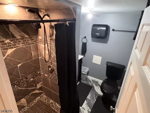 Bath - 925 Hillside Ave, Plainfield, NJ 07060 photo 3 of 5