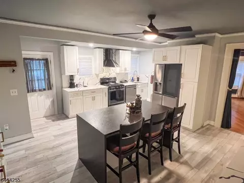 Kitchen - 925 Hillside Ave, Plainfield, NJ 07060 photo 1 of 2