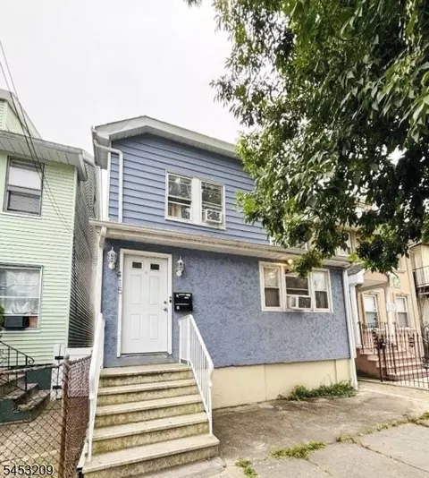 415 N 7th St, Newark, NJ 07107