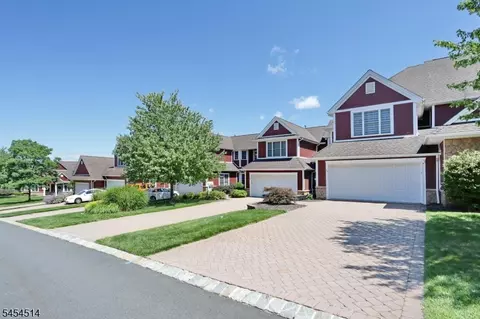 28 Turnberry Ln #28, Hamburg, NJ 07419