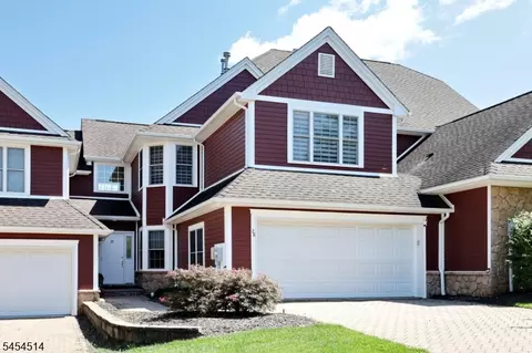 28 Turnberry Ln #28, Hamburg, NJ 07419