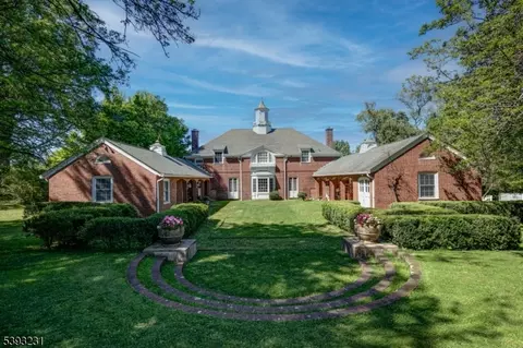49 Liberty Corner Rd, Far Hills, NJ 07931