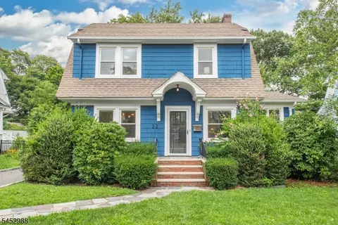 22 Euclid Pl, Montclair, NJ 07042