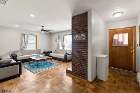 Entry Way - 1 Roy St, Dover, NJ 07801 photo 1 of 5