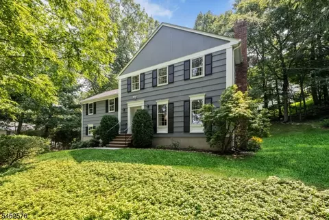 8 Knollwood Dr, Morristown, NJ 07960