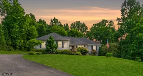 309 Turkey Top Rd, Port Murray, NJ 07865