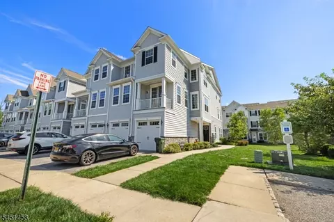 1 Passe Ct # B, Hillsborough, NJ 08844