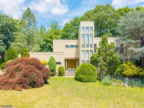 4 High Mountain Trl, Lincoln Park, NJ 07035