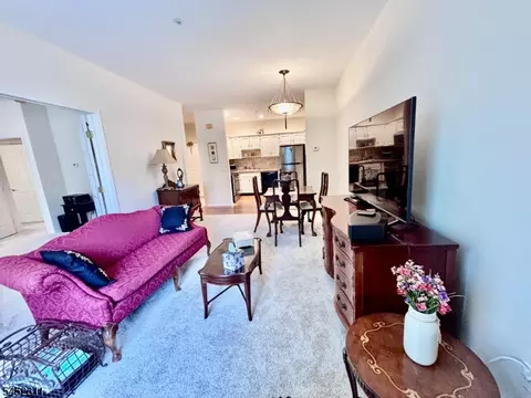 5302 Richmond Rd #302, West Milford, NJ 07480