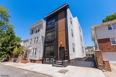 28 Grove Ter, Irvington, NJ 07111