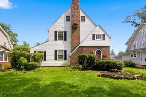 4 Doering Way, Cranford, NJ 07016
