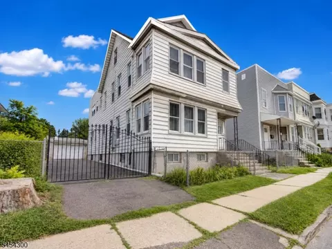 42 Tichenor Ter, Irvington, NJ 07111