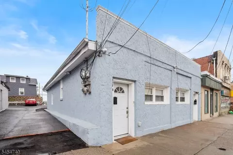 224 Macarthur Ave, Garfield, NJ 07026