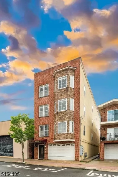 726 23rd St #2, Union City, NJ 07087