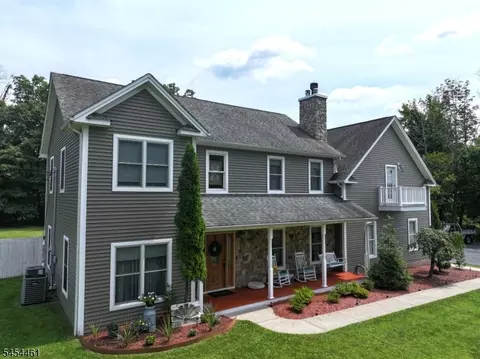 203 E Shore Culver Rd, Branchville, NJ 07826