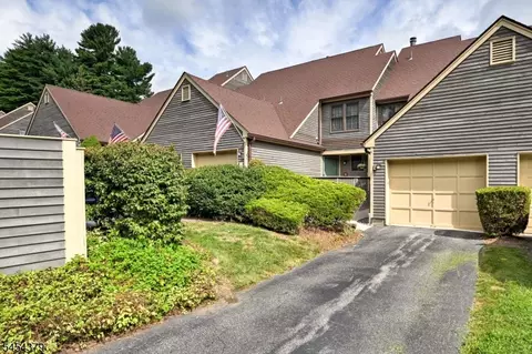 20 Quincy Ln # E, West Milford, NJ 07480