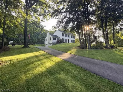 7 Ike Williams Rd, Newton, NJ 07860